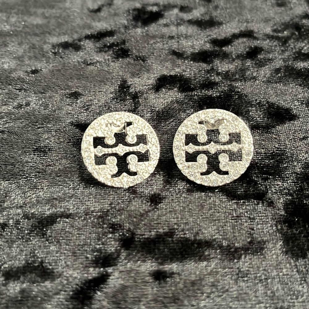 Women’s  earrings